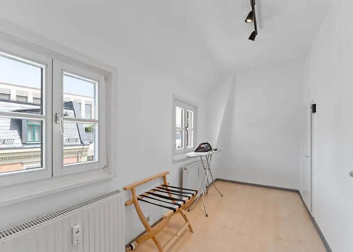 Krone - Es Bhf - 2zi & 90m2 & 6xprs - Balkon - 65